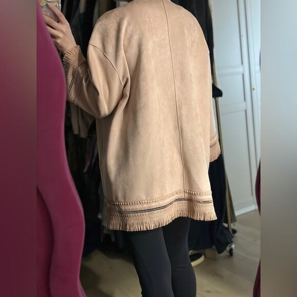 Zara jacket, boho chic and Coachella vibes! Size L never worn. Fringe - Picture 11 of 11